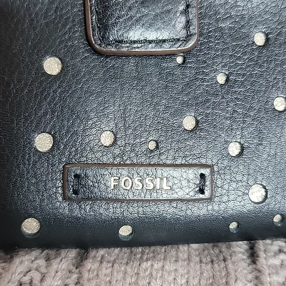 Black Fossil Wristlet/Crossbody - Picture 3 of 14